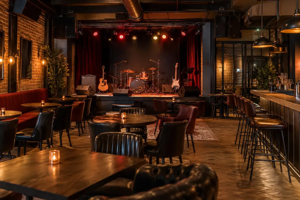 BALÇOVA'DA ÜNİVERSİTE HASTANE AVM VE OTELLERE YAKIN PUB & BAR & RESTORAN