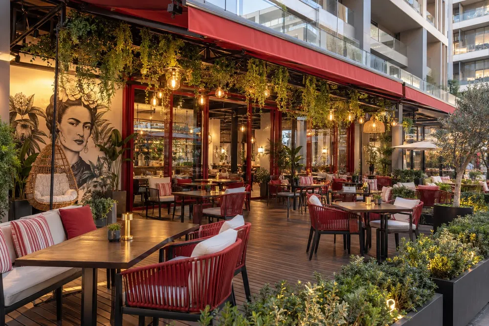 BORNOVA ÜNİVERSİTELER BÖLGESİNDE MYVİA 414'TE PUB & BAR & RESTORAN